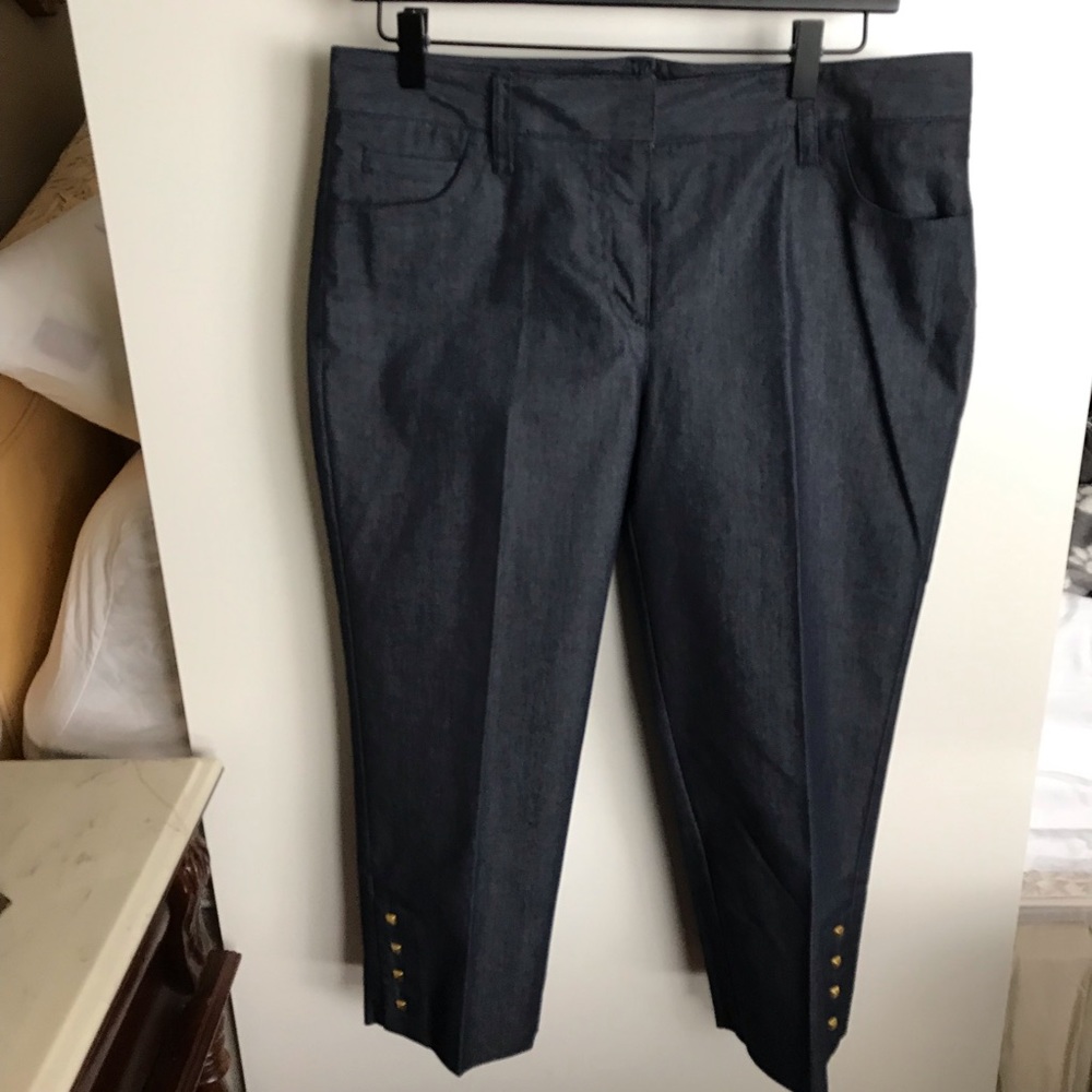 Roz and Ali Women’s dark denim crop pants with stud embellishment on leg size 8